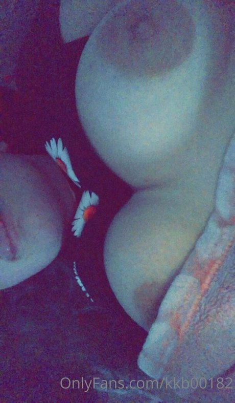 baisers lesbiens onlyfans pornographique hd photo