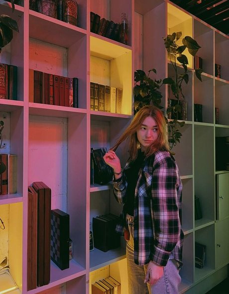 Sonya solanski_ nus de stars du porno collection