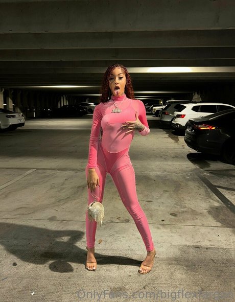 bigflexfargoo star du porno exclusive image