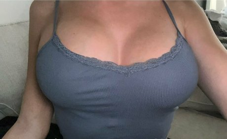 filles célèbres onlyfans qualité supérieure photos