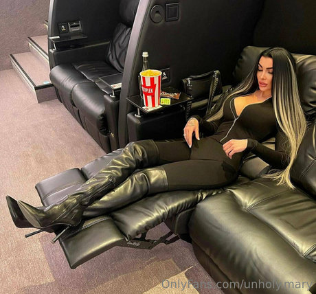 unholy mary xxx star du porno galerie