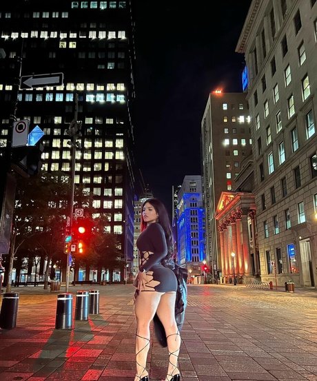 Iyari Berumen Iyib fit actrice adulte image