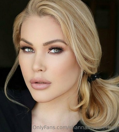 jolie ébène onlyfans art parfait archive