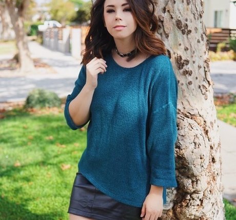 Jillian Rose Reed modèle nu image