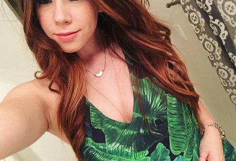 Jillian Rose Reed modèle sympa image