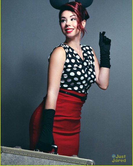 Jillian Rose Reed modèle pornographique img