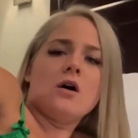 Candice Dare star du porno chaud image