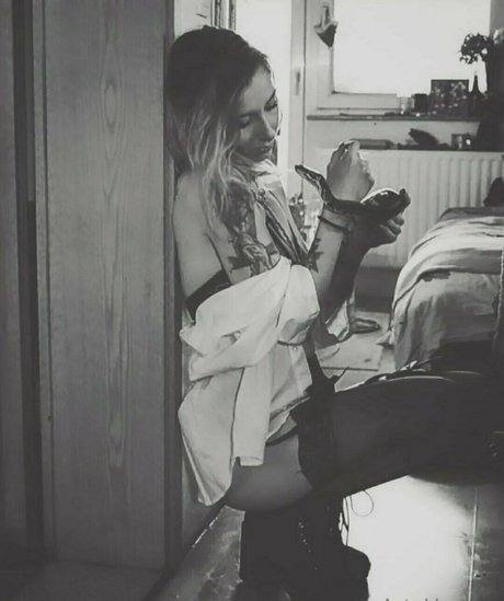 artnvenom étoile sexy galerie