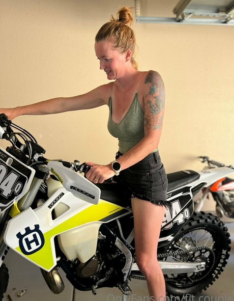 gros seins ébène onlyfans chaud nu image