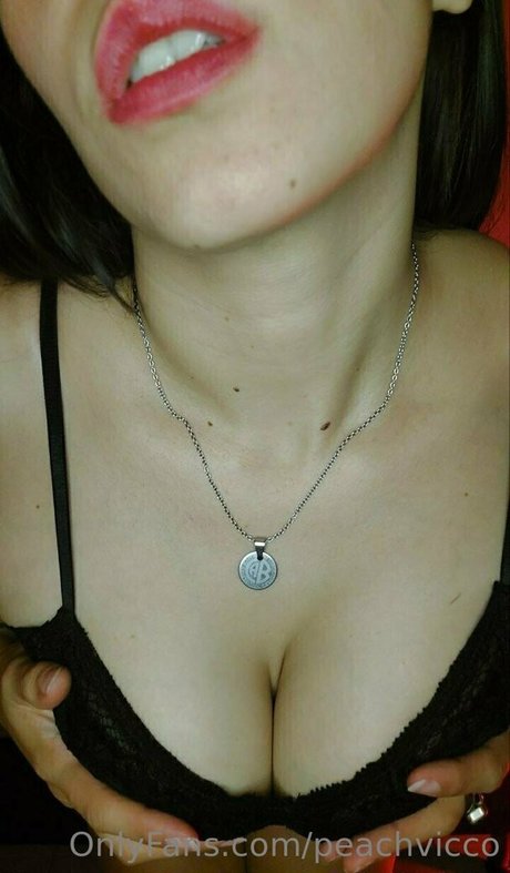 peachvicco modèle érotique photos