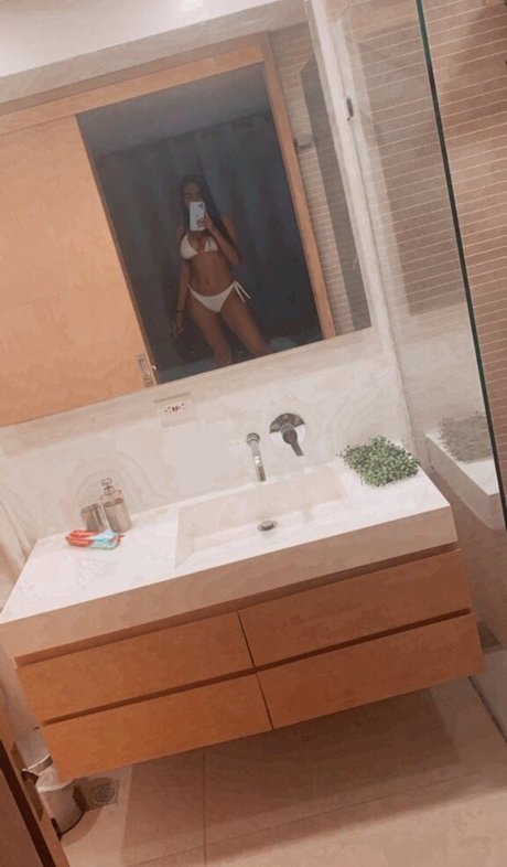 Huge Tits Nataly actrice érotique image