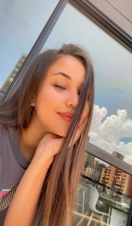 Huge Tits Nataly xxx étoile image