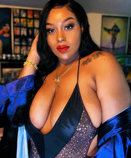 Missraymae modèle nu galerie