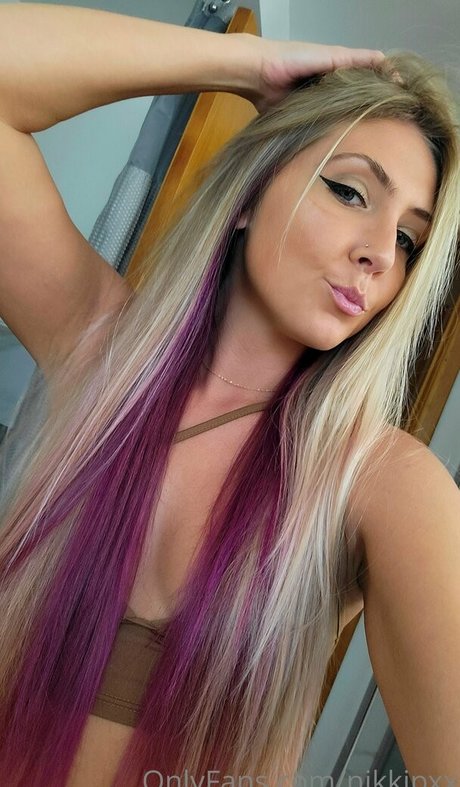 Nikkipxx joli modèle photo