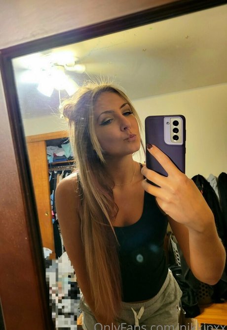 Nikkipxx modèle érotique photo