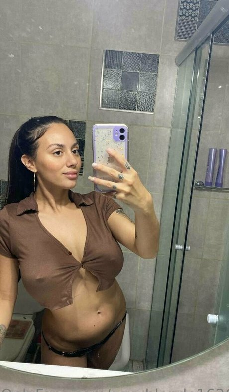 sexyblonde1626 modèle exclusif des photos