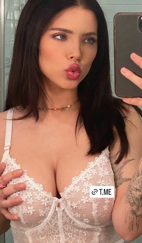 Raha Vakili star du porno érotique photos