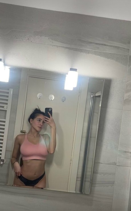 Daniela Derly étoile gratuite archive