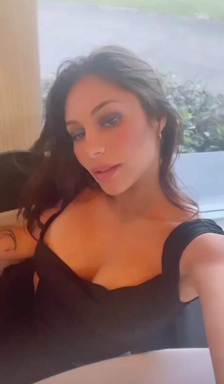 tatouages ​​blonds onlyfans hd jolie photo