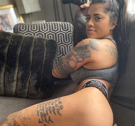 Mikayla Dabash étoile exclusive photo