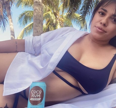 Mikayla Dabash étoile magnifique galerie