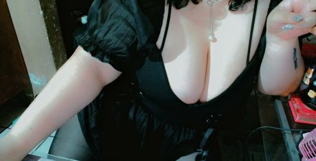 Moomochi modèle sexy img