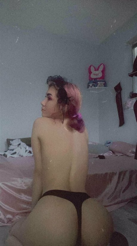 blonde aux gros seins onlyfans nu en haute qualité photo