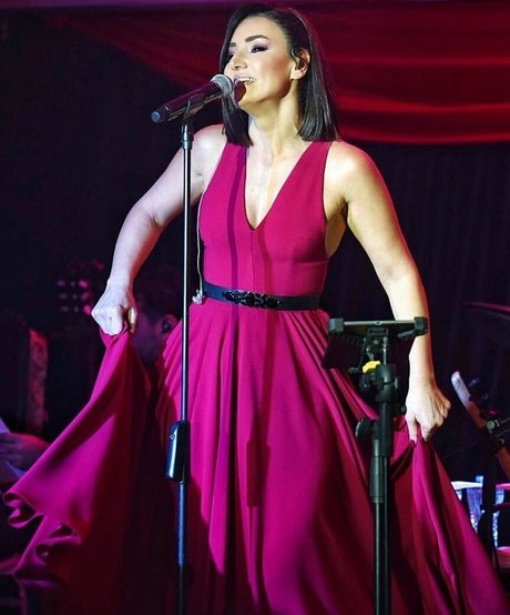 Sevcan Orhan modèle sexy des photos