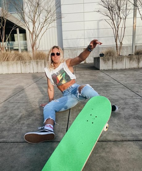 Calyx Harmony actrice porno photos