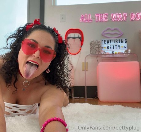 bettyplug art modèle des photos