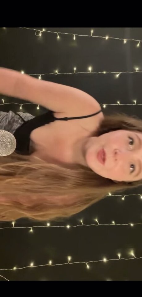 Kelly Belly ASMR modèle exclusif images