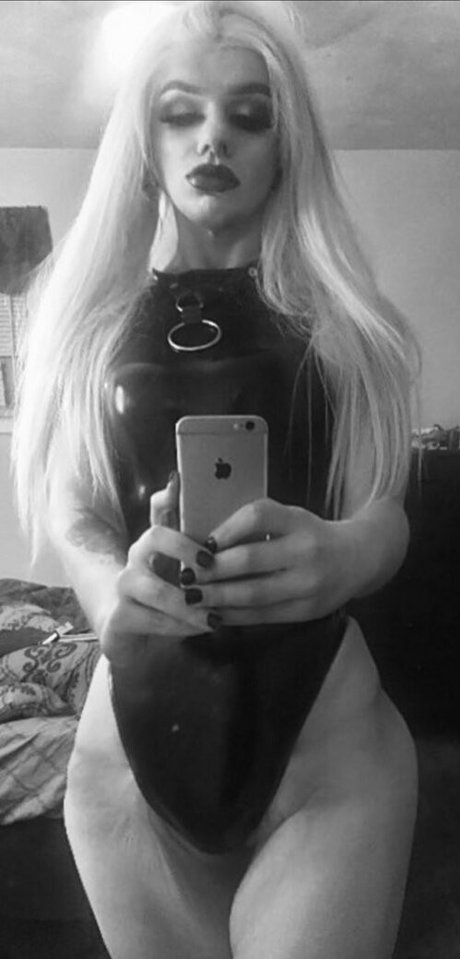 bloodrain actrice porno collection