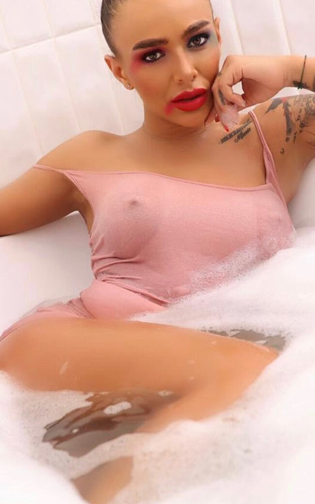 blonde en forme onlyfans sexy sympa image