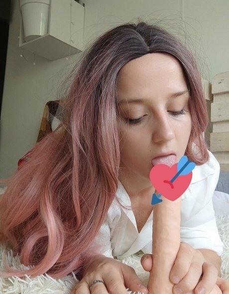 tatouages ​​blonds onlyfans plutôt sexy image