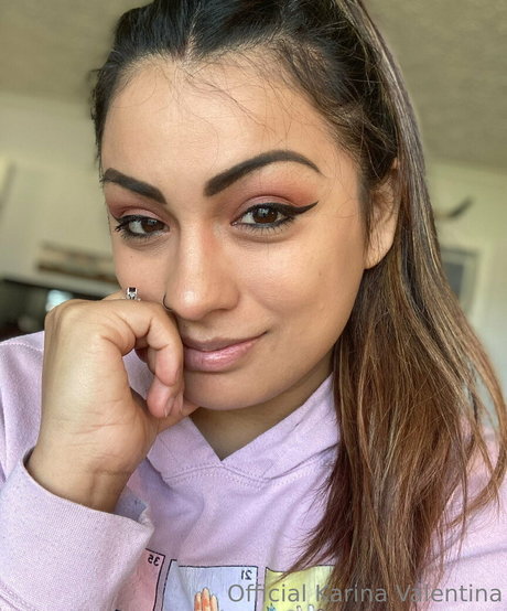 officialkarinav modèle érotique des photos