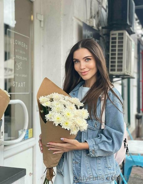 vika ua modèle de haute qualité des photos