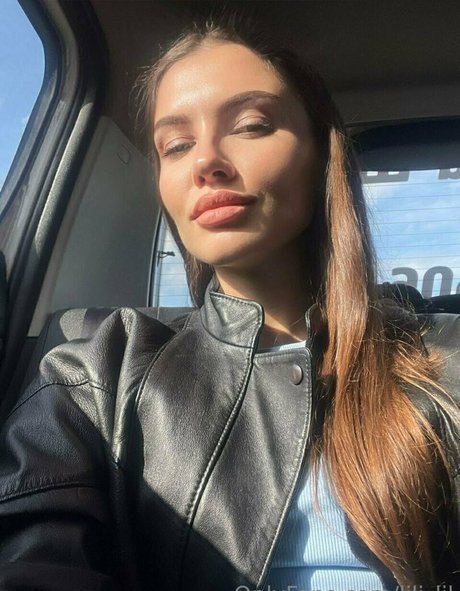 vika ua actrice adulte galeries