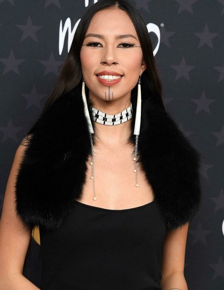 Quannah Chasinghorse haut modèle galerie