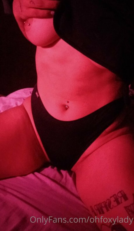 ohfoxylady modèle nu collection