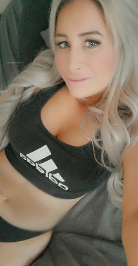 pom-pom girl asiatique onlyfans la plus belle des photos