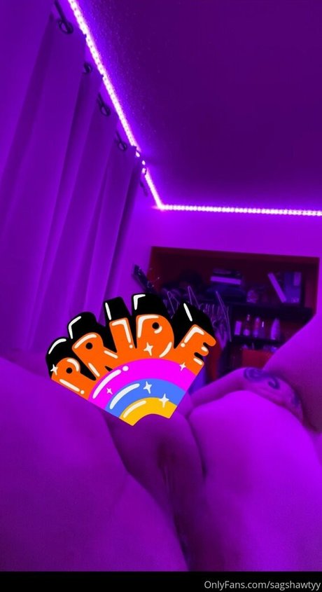 bbw gothique uniquementfans nue en haute qualité img