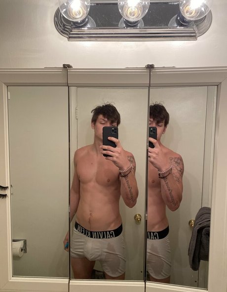 milf aux cheveux noirs onlyfans meilleur exclusif image