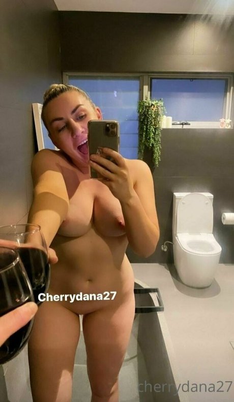 Cherrydana star du porno en haute qualité galerie