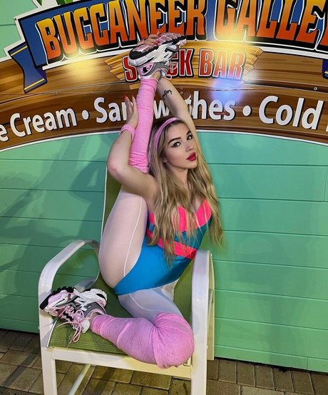 Anna Contortionist étoile chaude image