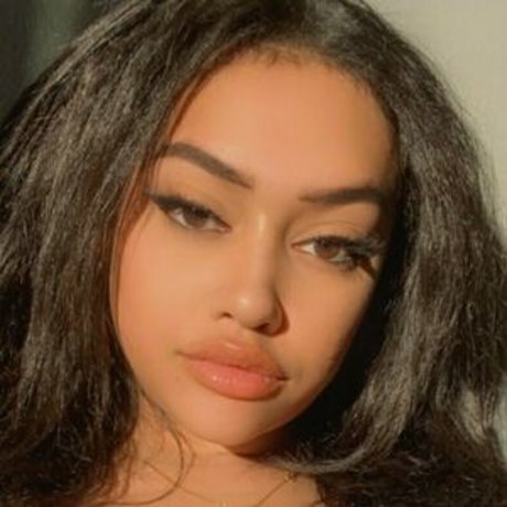 monicaxoxo modèle porno photos