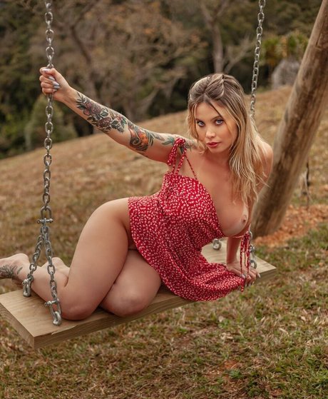 Gi Genesini art de star du porno des photos