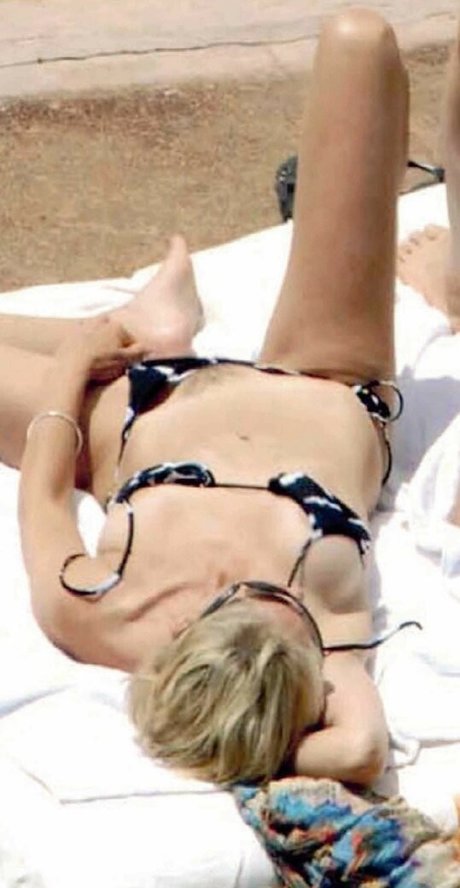 Sharon Stone modèle adulte galerie