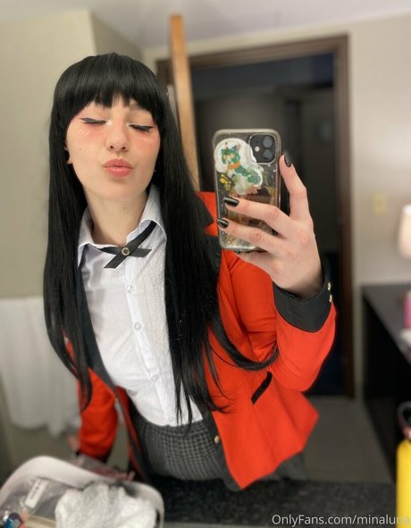 minaluna modèle magnifique des photos