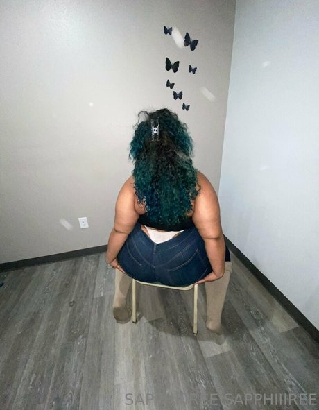 sapphiiireee actrice nue des photos