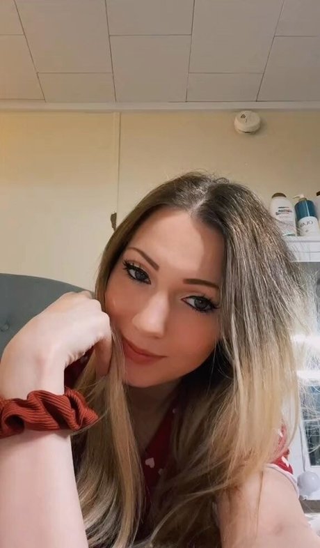 Little Momma jolie star du porno photo